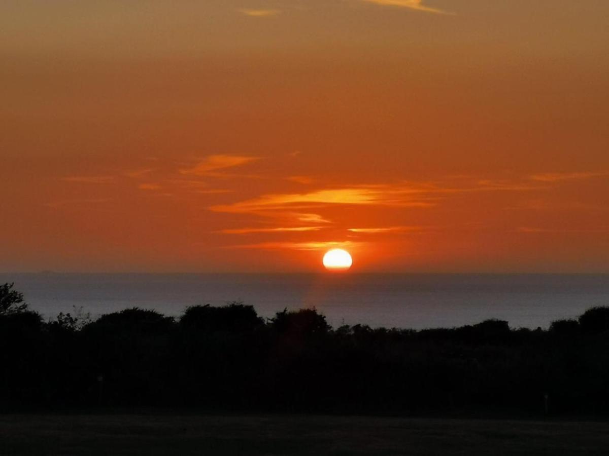 Camping Les Ronds Duval Face Aux Iles Anglo-Normandes Les Moitiers-d'Allonne Luaran gambar